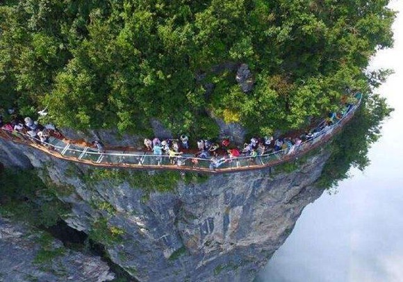 Zhangjiajie core area receives 42,200 tourists during Qingming Festival