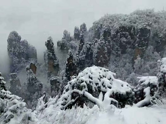 Does Zhangjiajie snow in the end of December?
