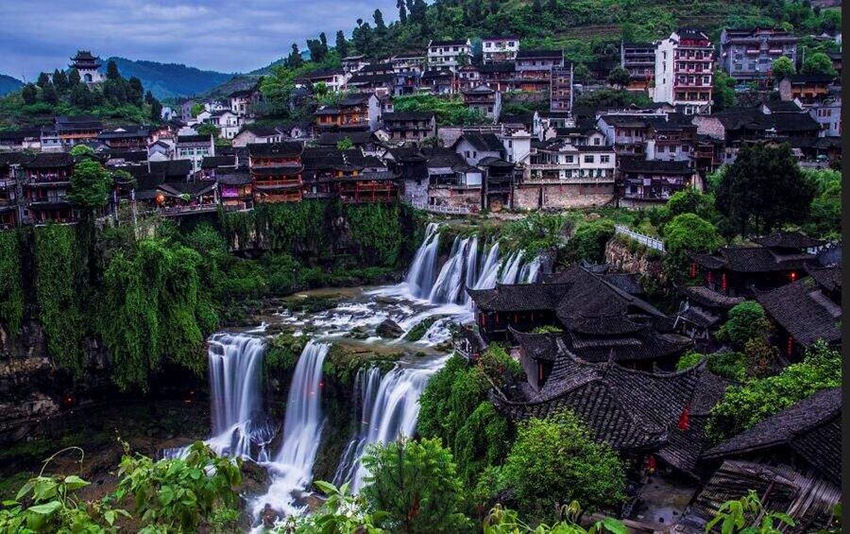 Would like to travel from Hanoi to Zhangjiajie by air?