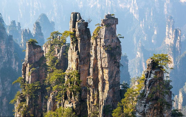 Travelling from Zhaoqing to Zhangjiajie?