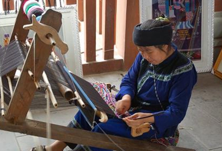 Will 60 years old and above be given discount entrance fees to Zhangjiajie?