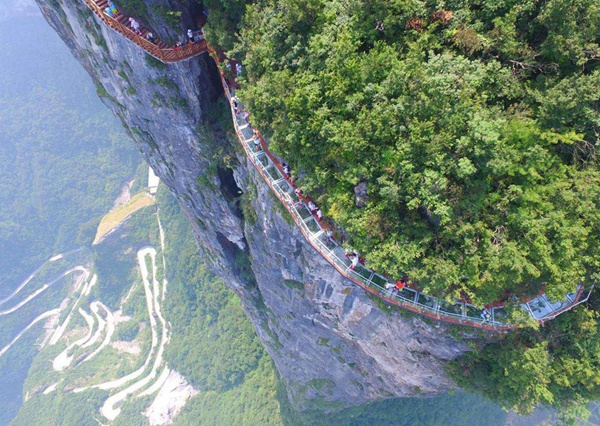 Where is Glass Sky Walk in Zhangjiajie?