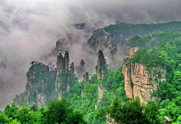 How long is the train ride from Shanghai to Zhangjiajie?