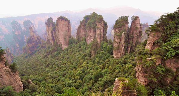What kind of transport from Zhangjiajie to Jiuzhaiguo?