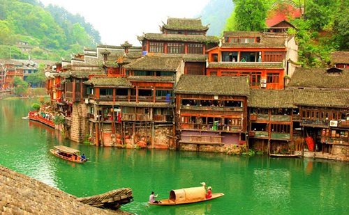 How many days does it take to visit fenghuang from Zhangjiajie?