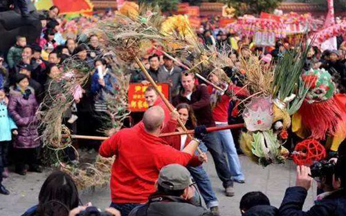 How foreigners in China to celebrate Spring Festival?