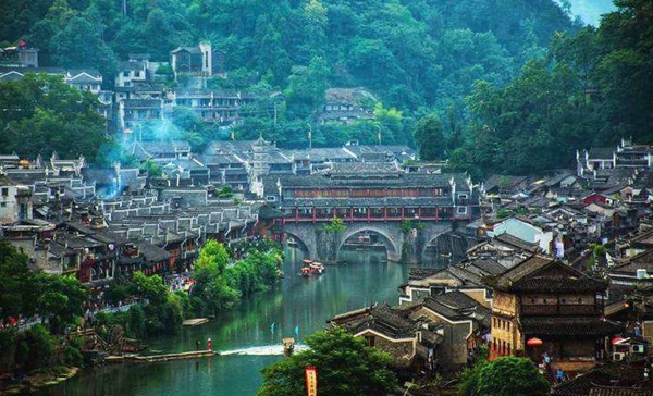 7D6N Group Tour for Zhangjiajie-Fenghuang-Zhangjiajie-Yueyang-Wuhan