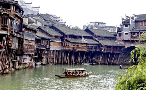 How to Book bus ticket from Zhangjiajie to Phoenix ancient city?