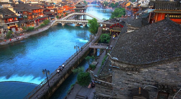 How to Fenghuang from Changsha?