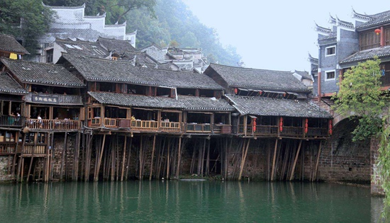 Cautions of Lodging in Fenghuang Diaojiao Buildings