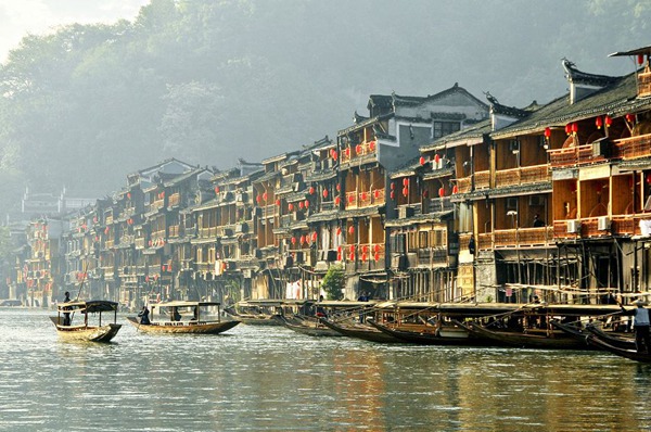 How to package tour for zhangjiajie and fenghuang from changsha