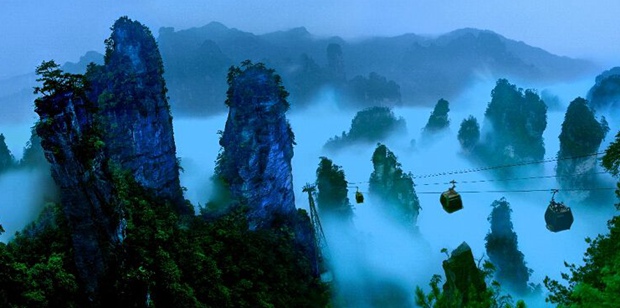 How far from Zhangjiajie to Fenghuang? What transport?