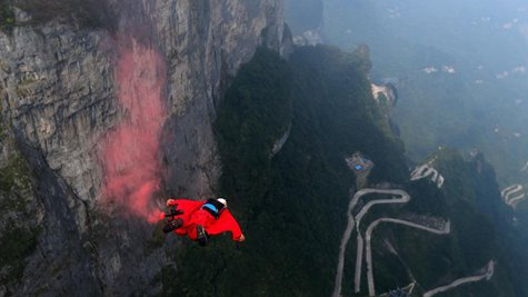 Missing female wingsuit flyer found dead in Tianmen mountain