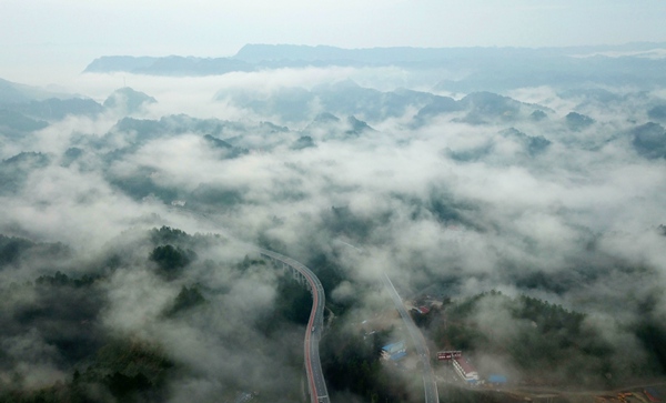 Rain turns Zhangjiajie Banping Village into fairyland