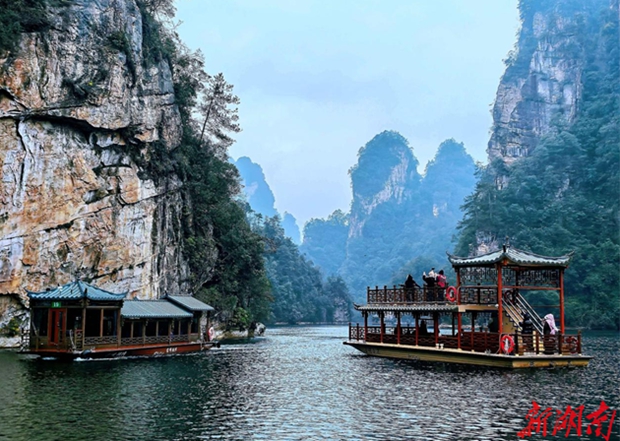 Top American TikTok Influencers Explore Baofeng Lake