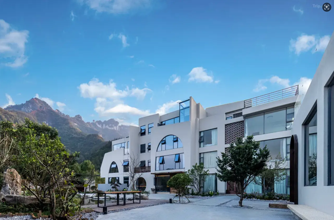 Tianmenshan Wuyun Guanshan Yue Designer Homestay