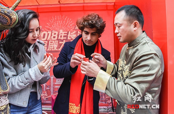 Spring Festival activities staged in Changsha