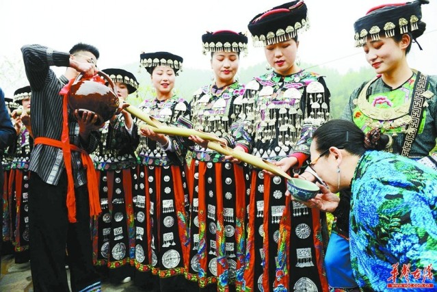 Miao Traditional Customs Attract Tourists