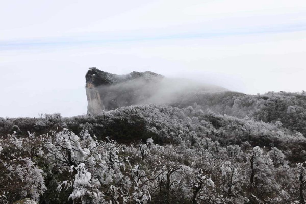 tianmenshan snow.jpg