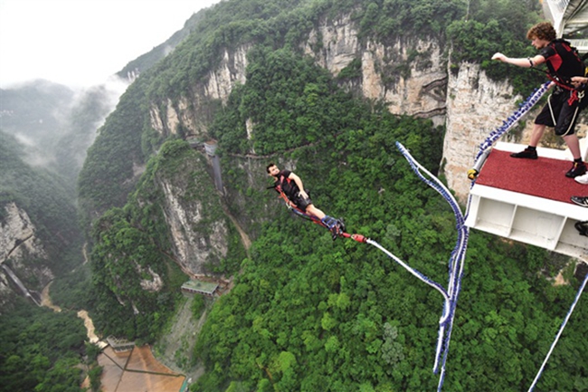 1772376182354369.jpg 蹦极2.jpg